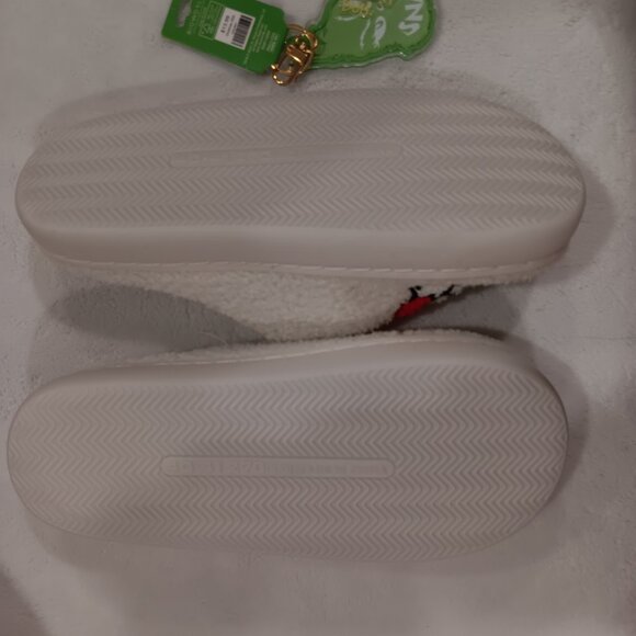 Dr. Seuss The Grinch Christmas slippers with Keychain brand new size 7 womans - Picture 2 of 4